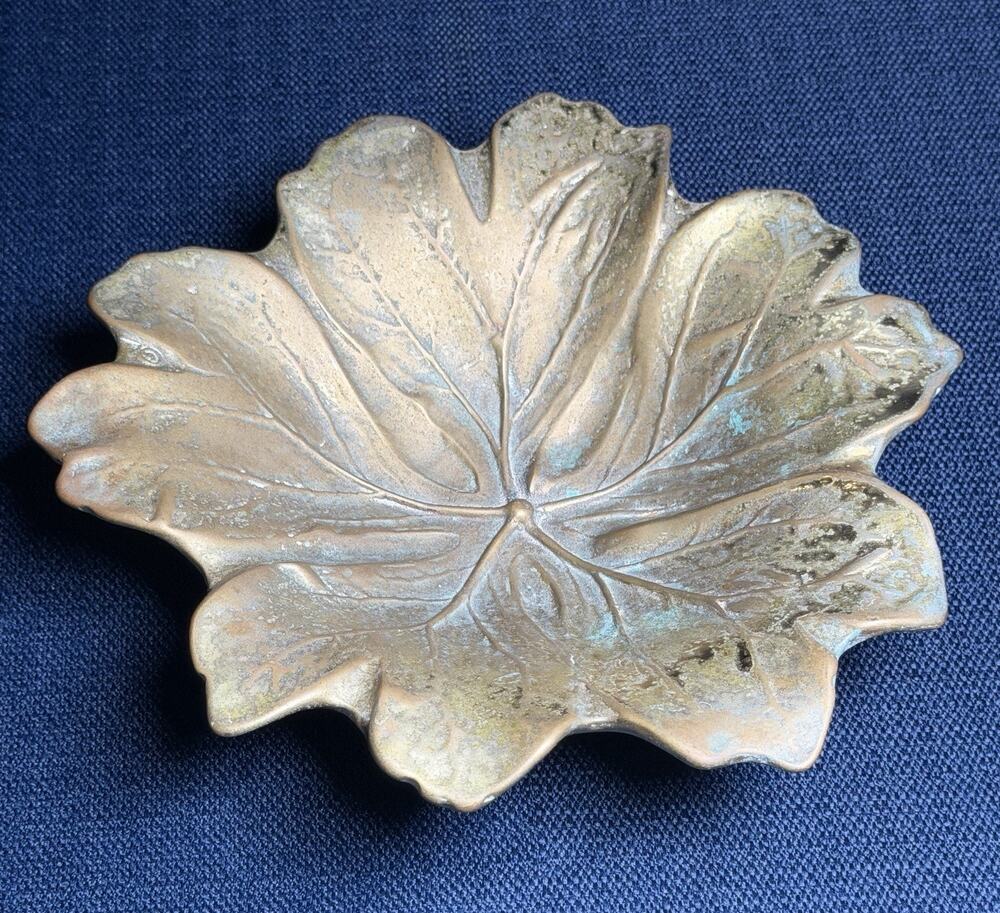 Vintage 1948 Virginia Metalcrafters Brass Leaf Ashtray Trinket Dish Verdigris
